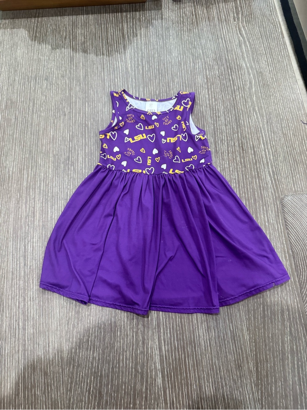 Used size 5 U Mini LSU Purple Heart-Print athletic  Dress